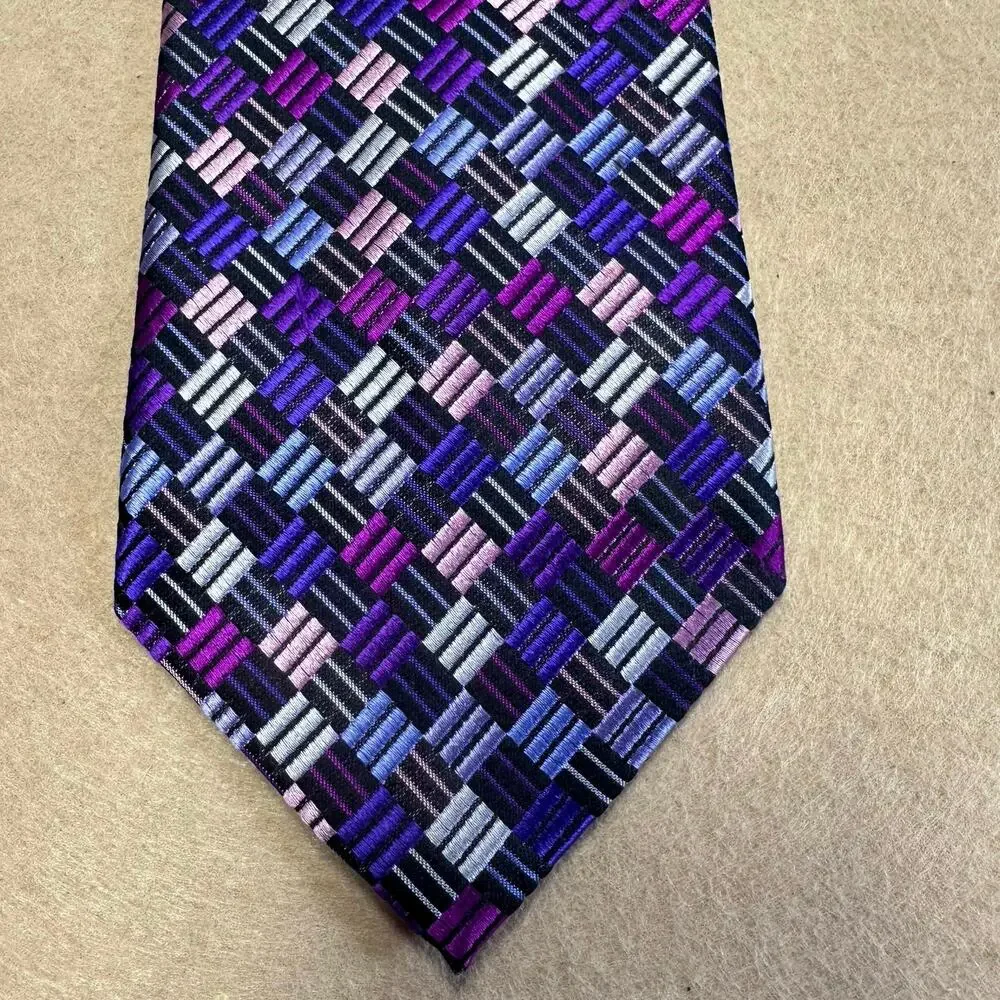 Geoffry Beene Stain resistant Silk Woven Patterned tie 3.75" x 50" Vibrant - Picture 2 of 9